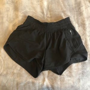 Lululemon Tracker V Shorts sz 4